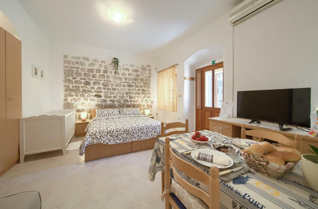 Hrast Daire Krk Town Dış mekan fotoğraf